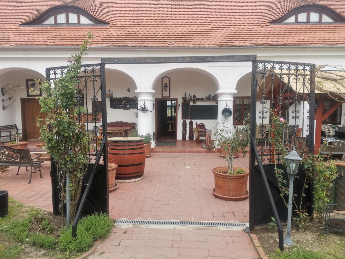 Regi Csarda Es Panzio Bed & Breakfast Magyarszerdahely Exterior photo