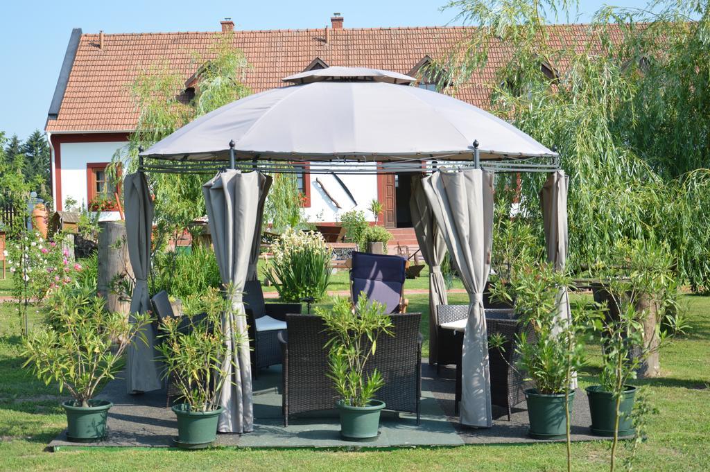 Regi Csarda Es Panzio Bed & Breakfast Magyarszerdahely Exterior photo