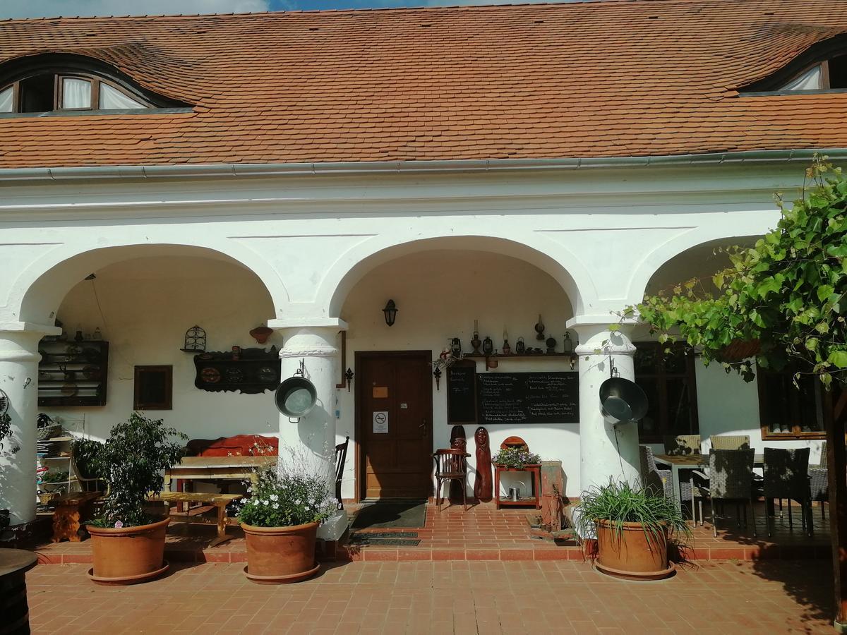 Regi Csarda Es Panzio Bed & Breakfast Magyarszerdahely Exterior photo